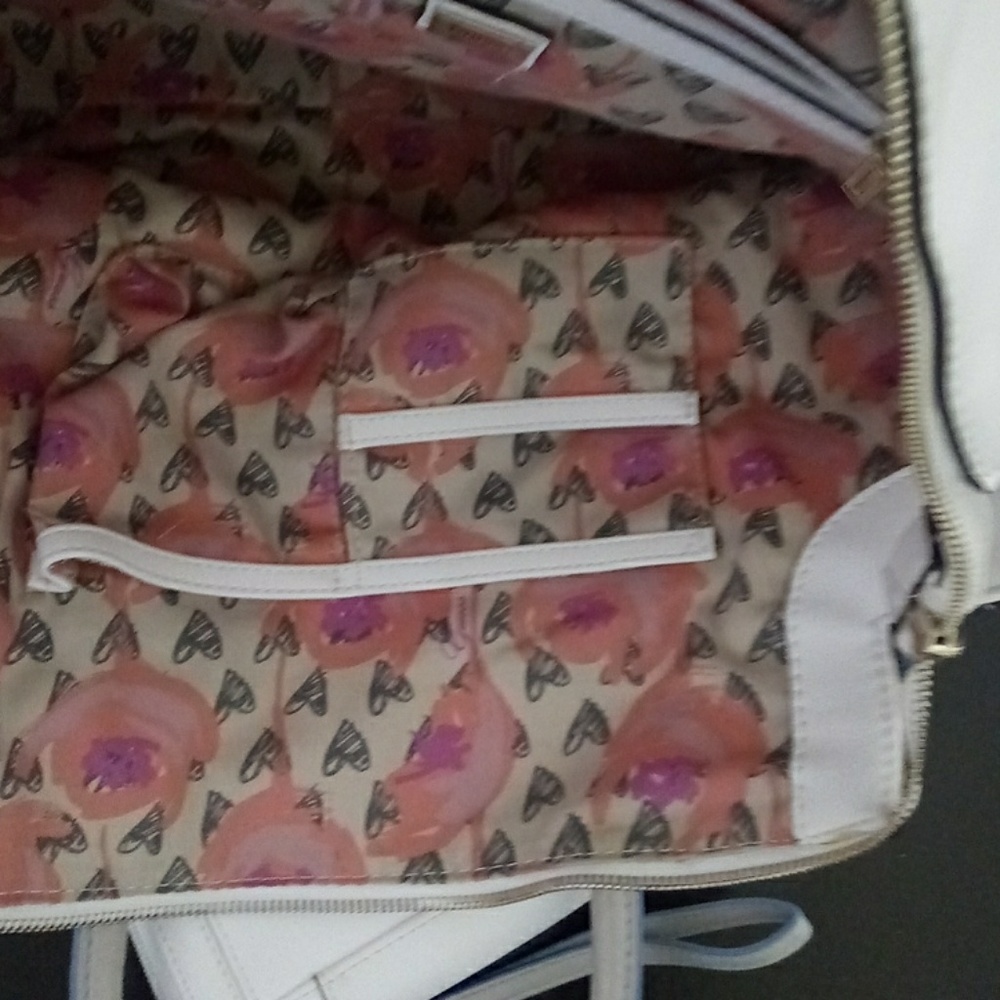 Purse - Picture 3 of 4